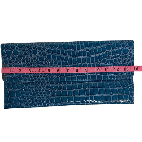 ๐3 FOR $15๐ Alligator Print Teal Blue Clutch Handbag - Picture 6 of 13